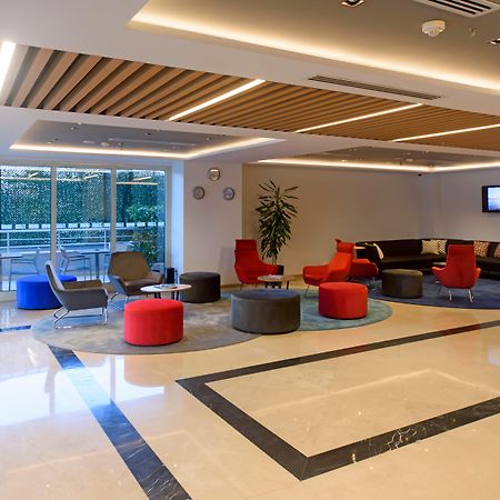 Holiday Inn Express Istanbul-Altunizade By Ihg Exterior foto