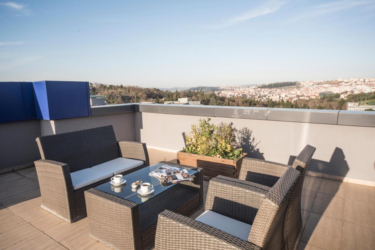 Holiday Inn Express Istanbul-Altunizade By Ihg Exterior foto