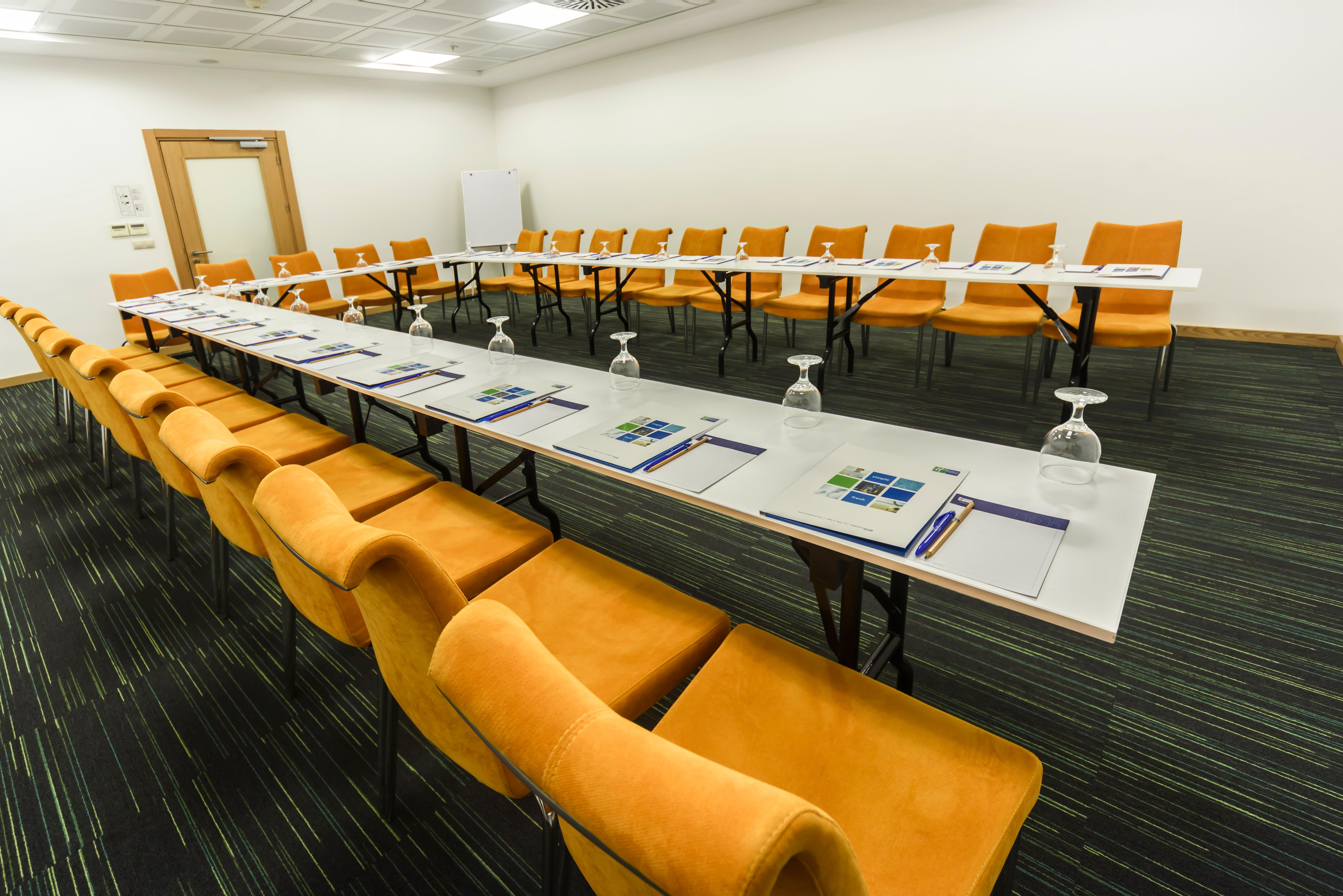 Holiday Inn Express Istanbul-Altunizade By Ihg Exterior foto