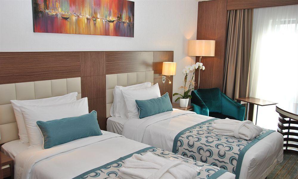 Holiday Inn Express Istanbul-Altunizade By Ihg Exterior foto