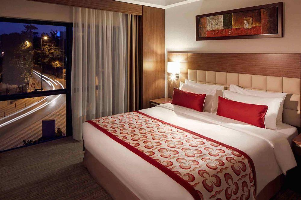 Holiday Inn Express Istanbul-Altunizade By Ihg Exterior foto