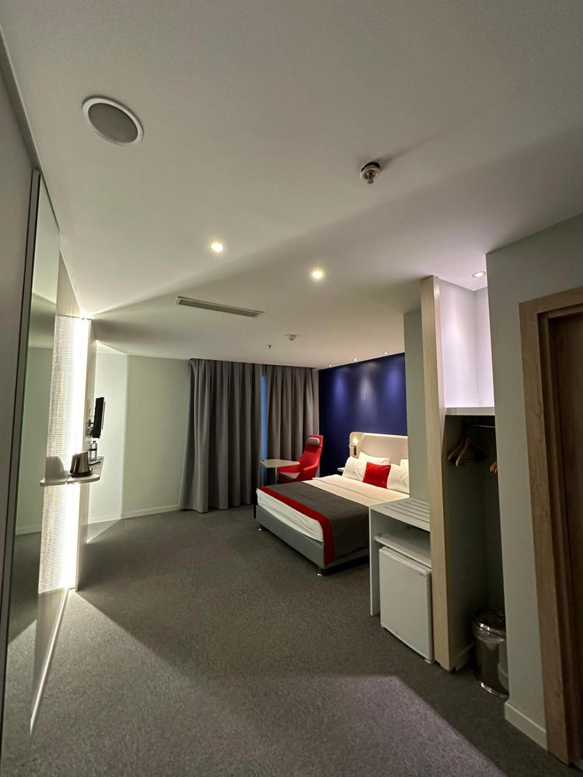 Holiday Inn Express Istanbul-Altunizade By Ihg Exterior foto