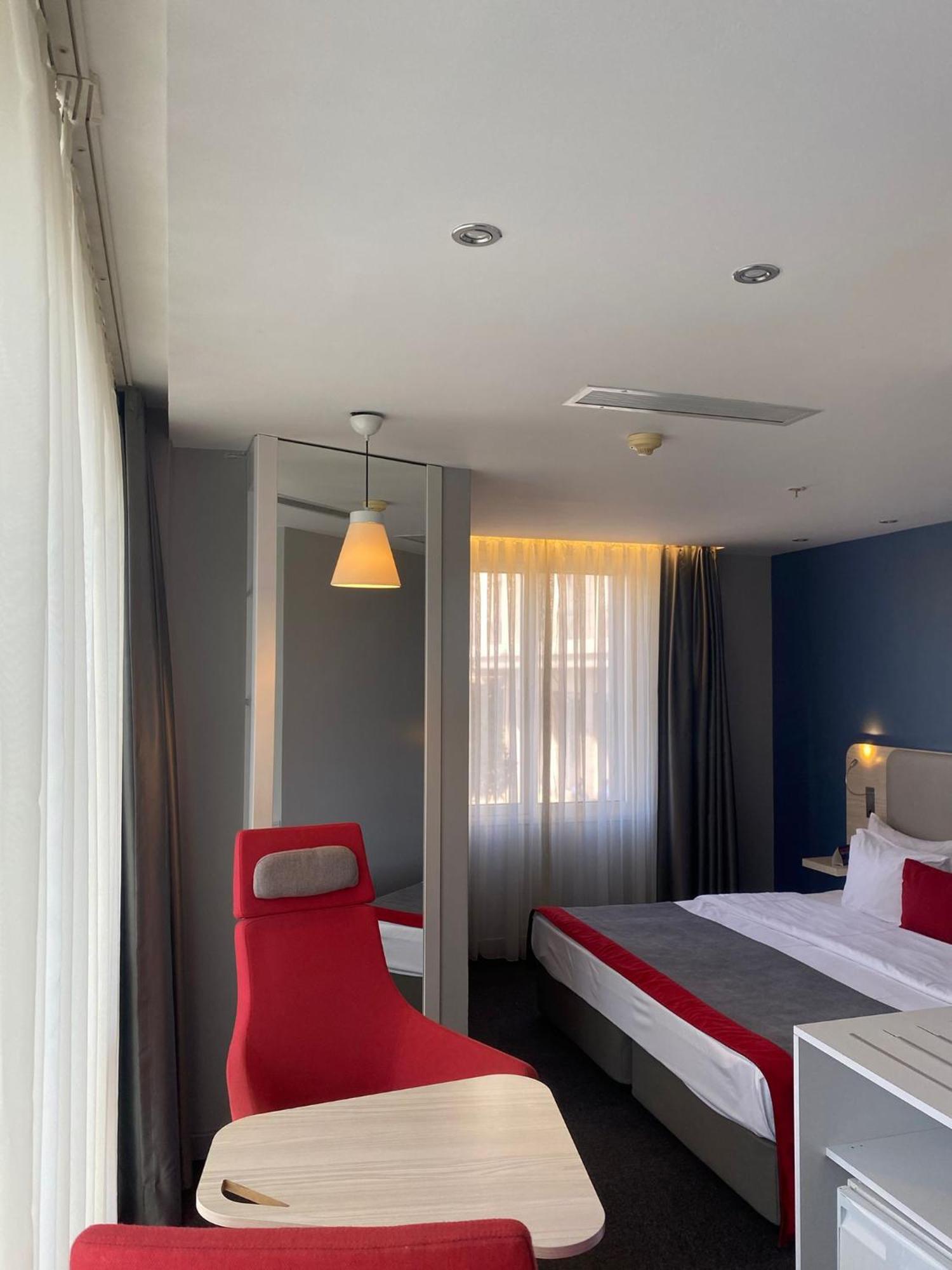 Holiday Inn Express Istanbul-Altunizade By Ihg Exterior foto