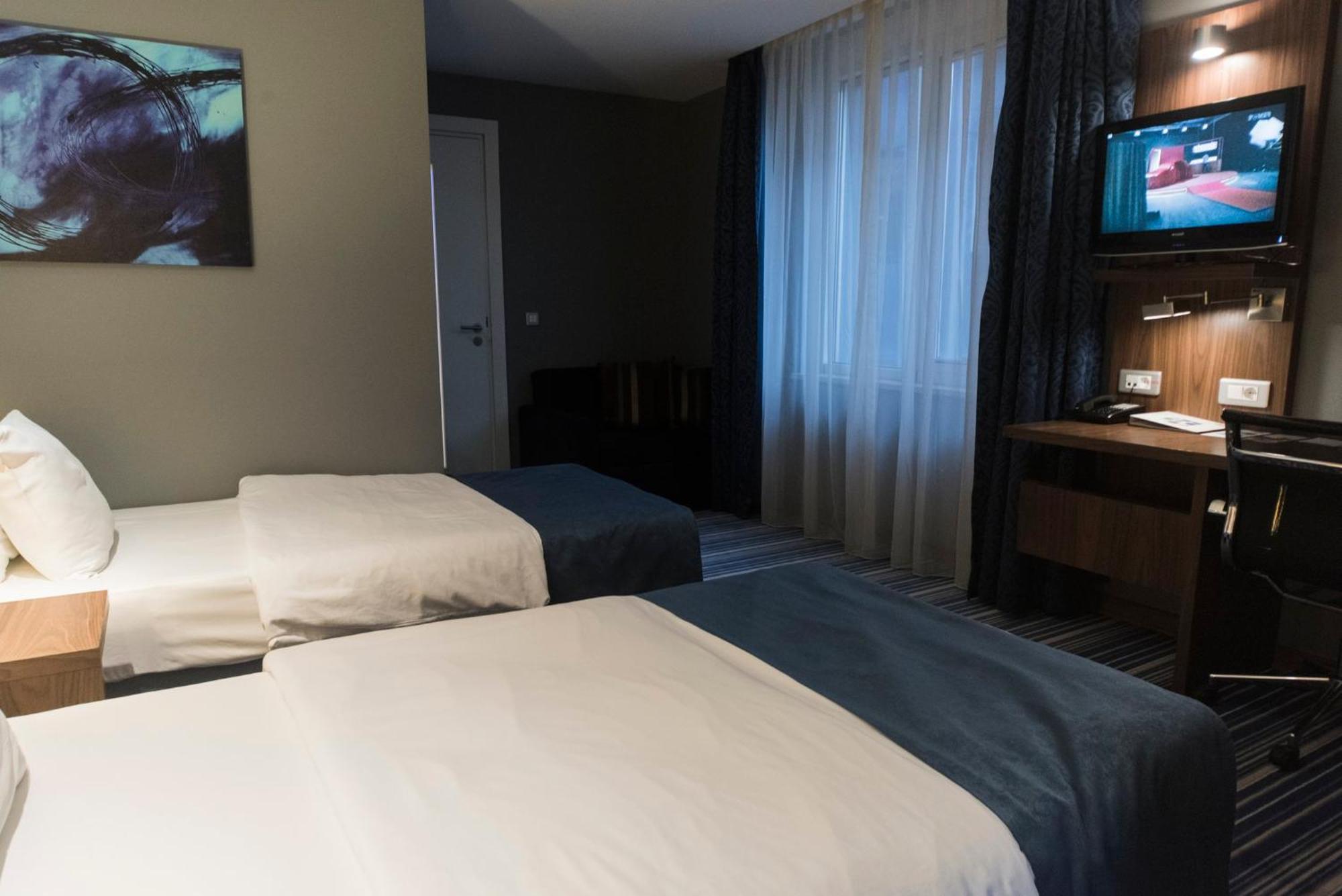 Holiday Inn Express Istanbul-Altunizade By Ihg Exterior foto