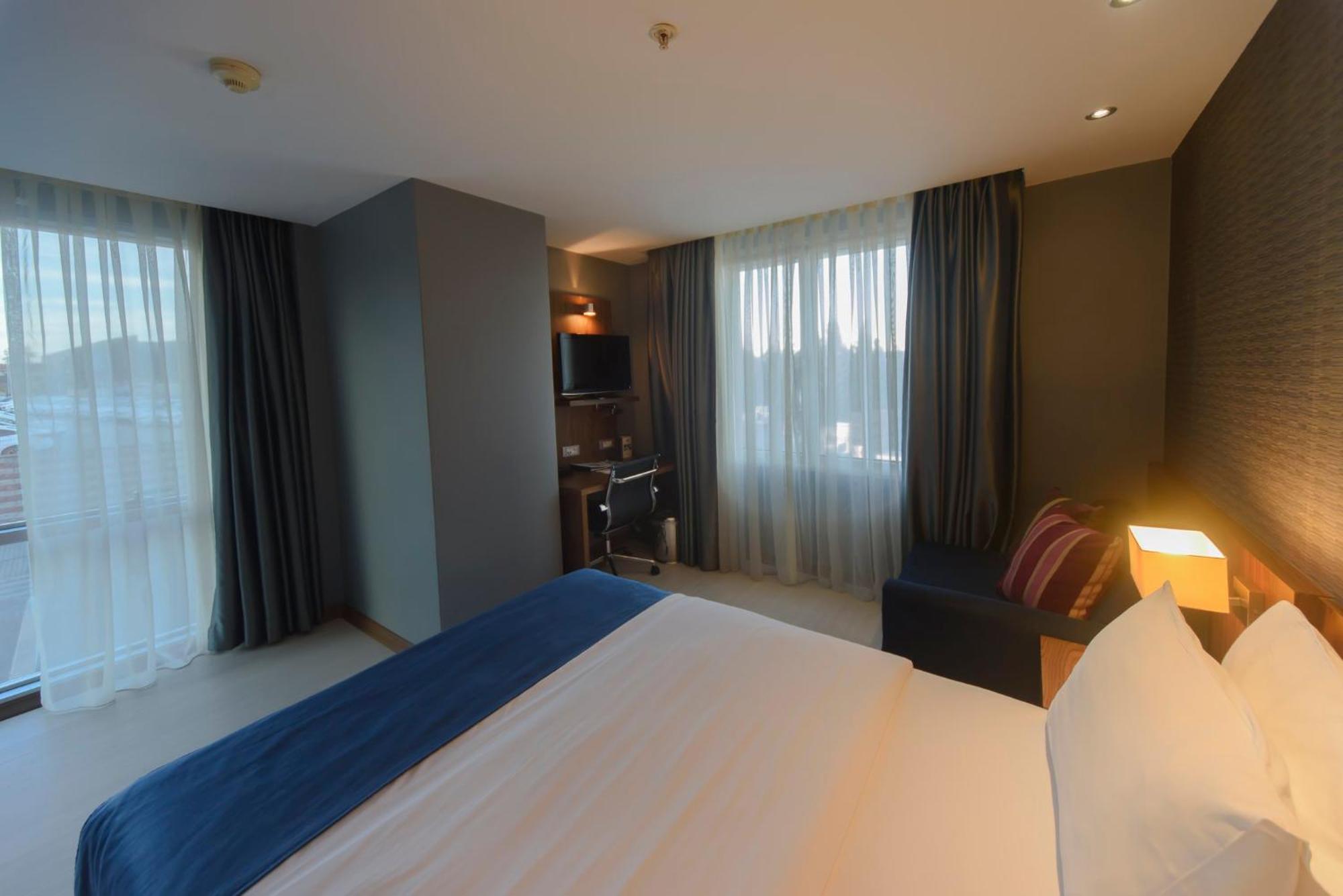 Holiday Inn Express Istanbul-Altunizade By Ihg Exterior foto