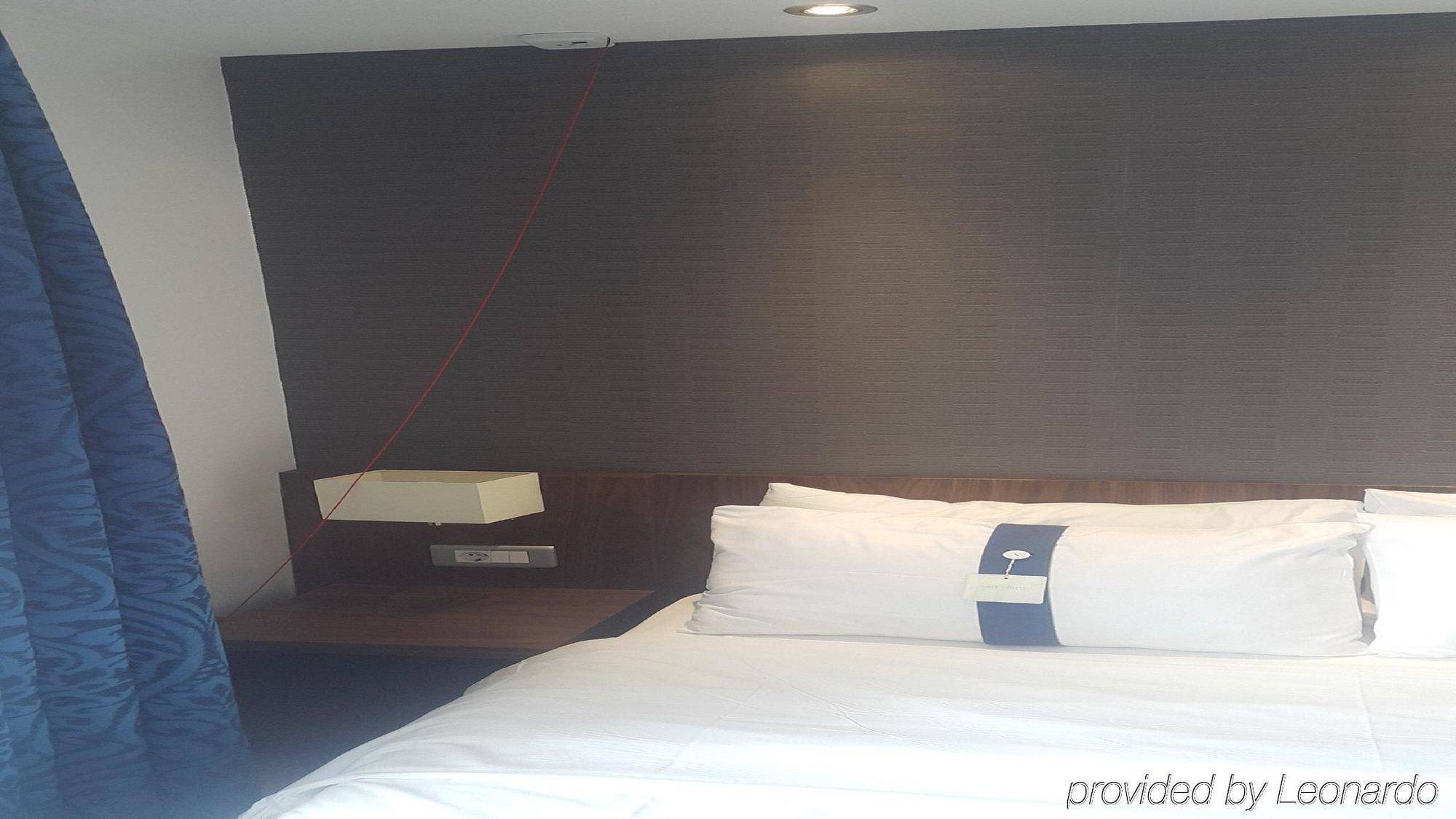 Holiday Inn Express Istanbul-Altunizade By Ihg Exterior foto