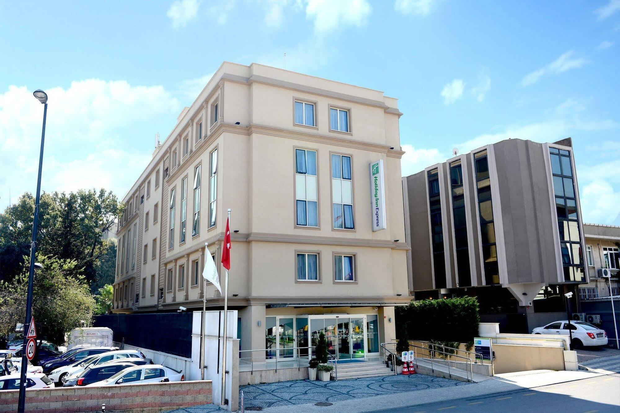 Holiday Inn Express Istanbul-Altunizade By Ihg Exterior foto