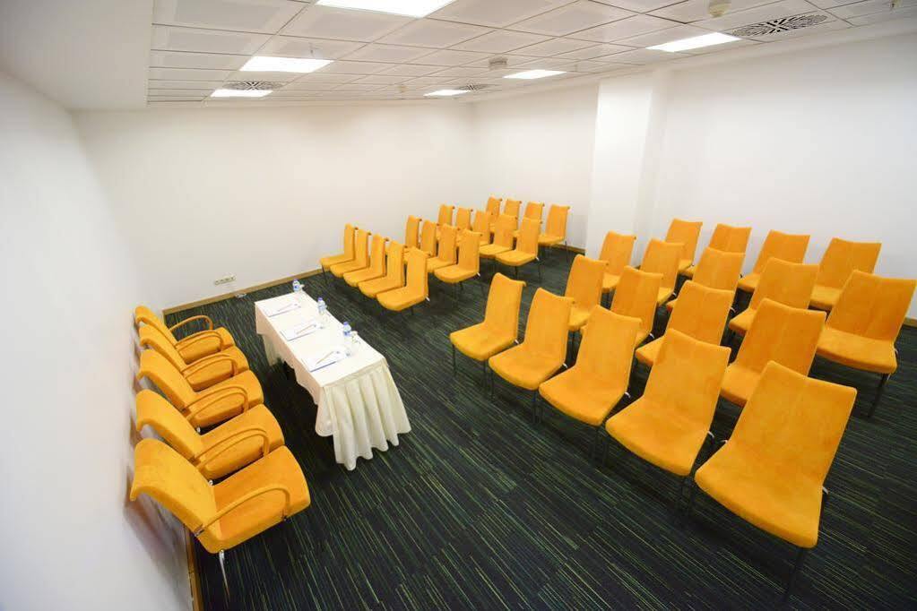 Holiday Inn Express Istanbul-Altunizade By Ihg Exterior foto